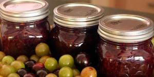 Canning grapes in bunches
