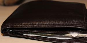 Why do you dream about a wallet: empty or full?